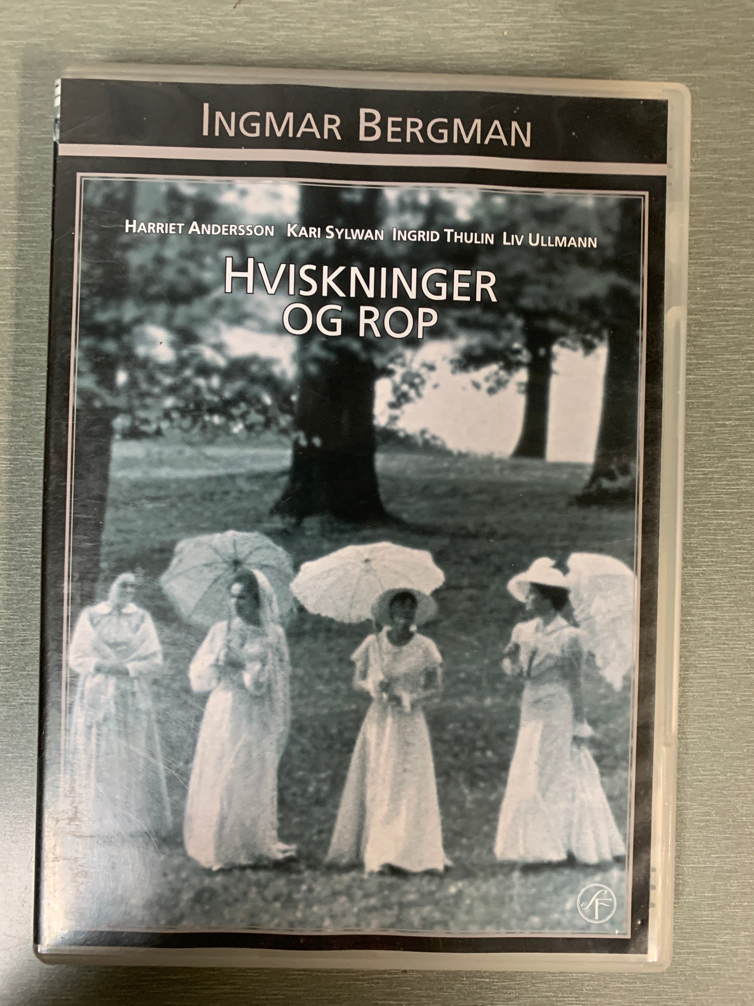 Hviskninger og rop. DVD.