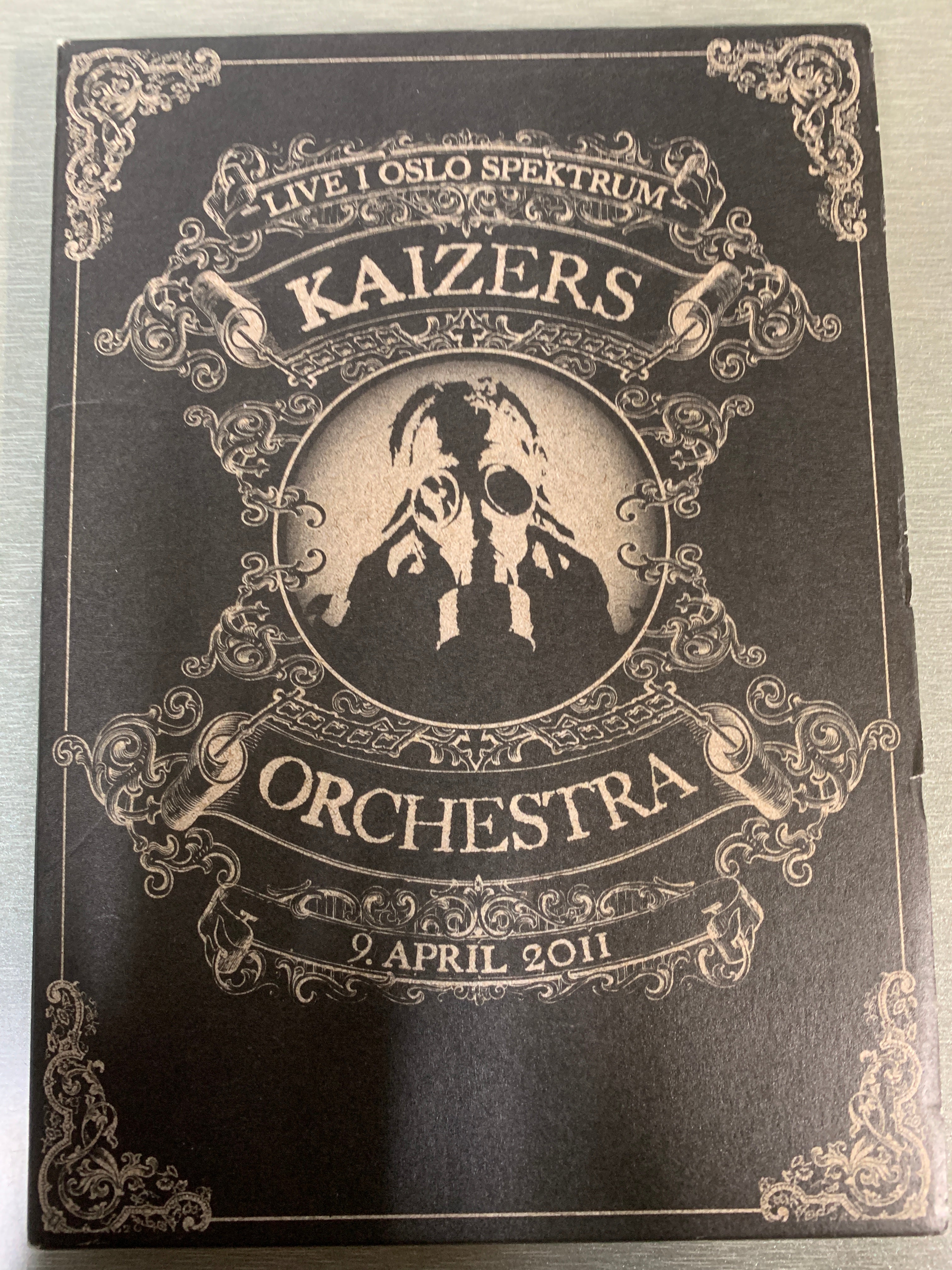 Live i Oslo Spektrum - Kaizers Orchestra (2011). DVD.