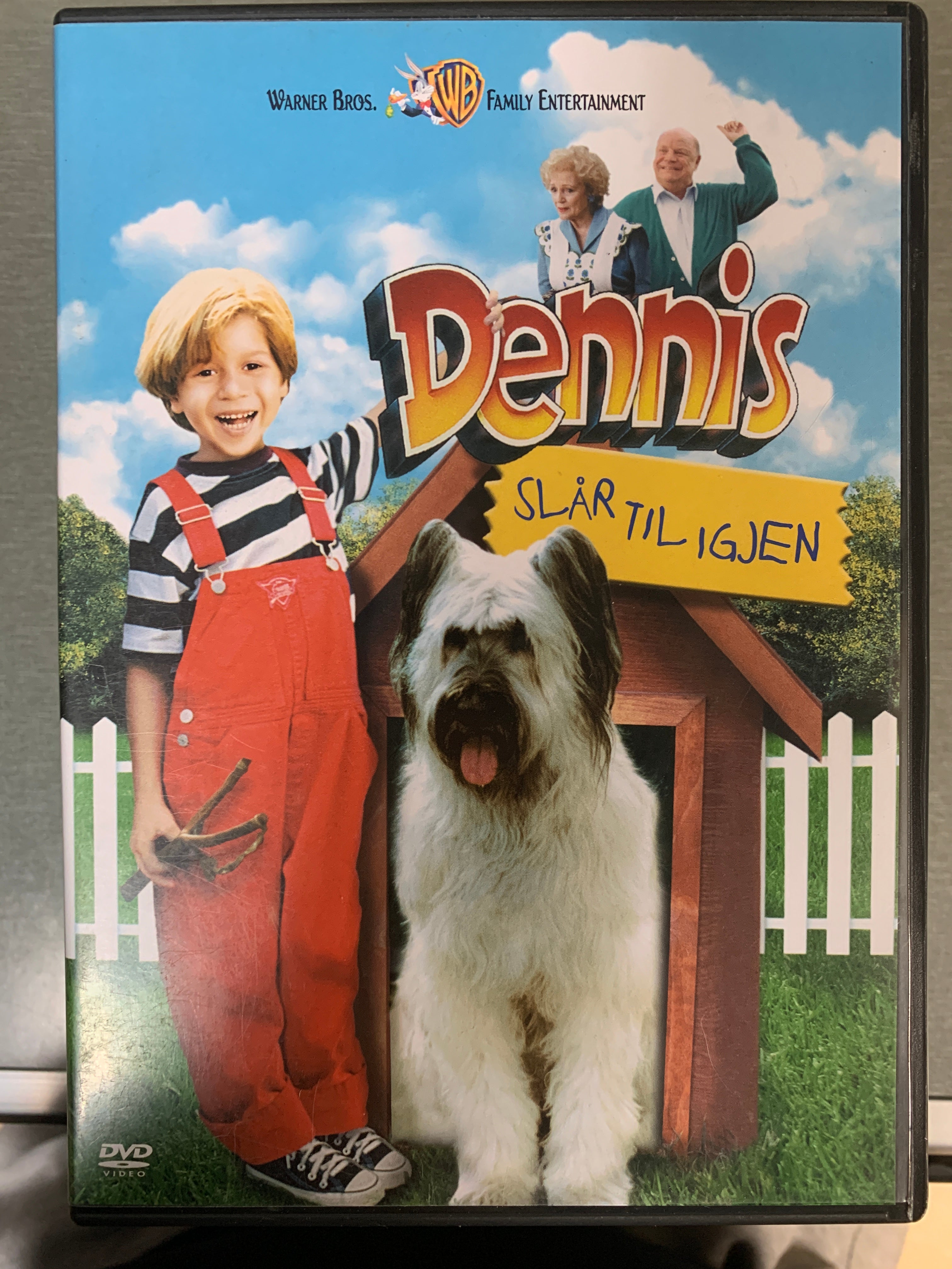 Dennis slår til igjen (1998). DVD.