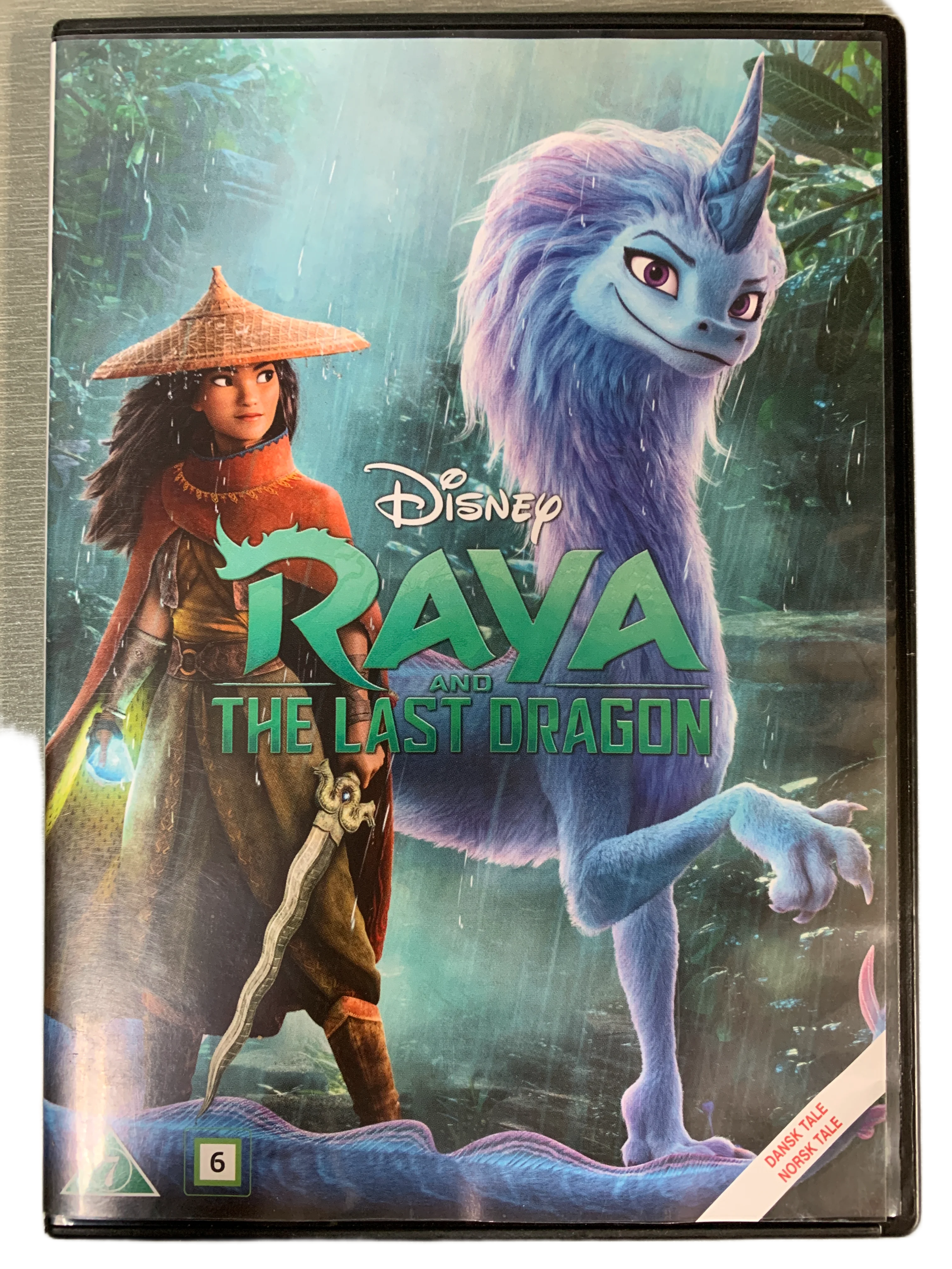Disney Raya and the Last Dragon. 2021. DVD.
