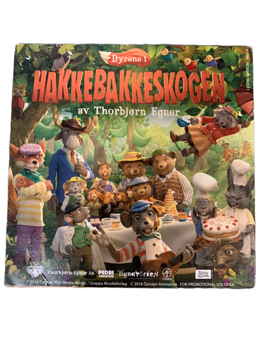 Dyrene i Hakkebakkeskogen. 2016. DVD.
