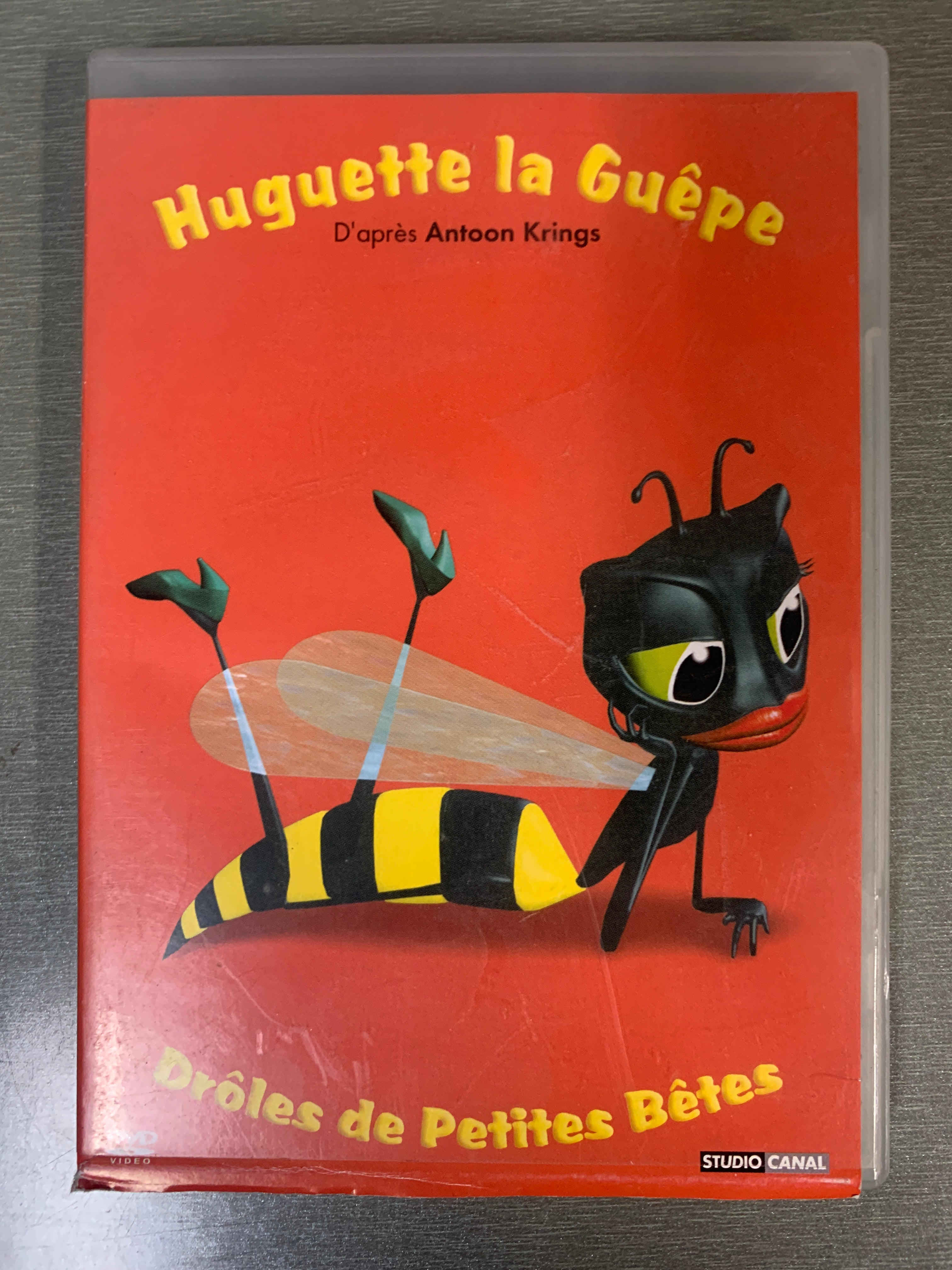 Huguette la Guêpe (Drôles de Petites Bêtes). 2002. DVD.