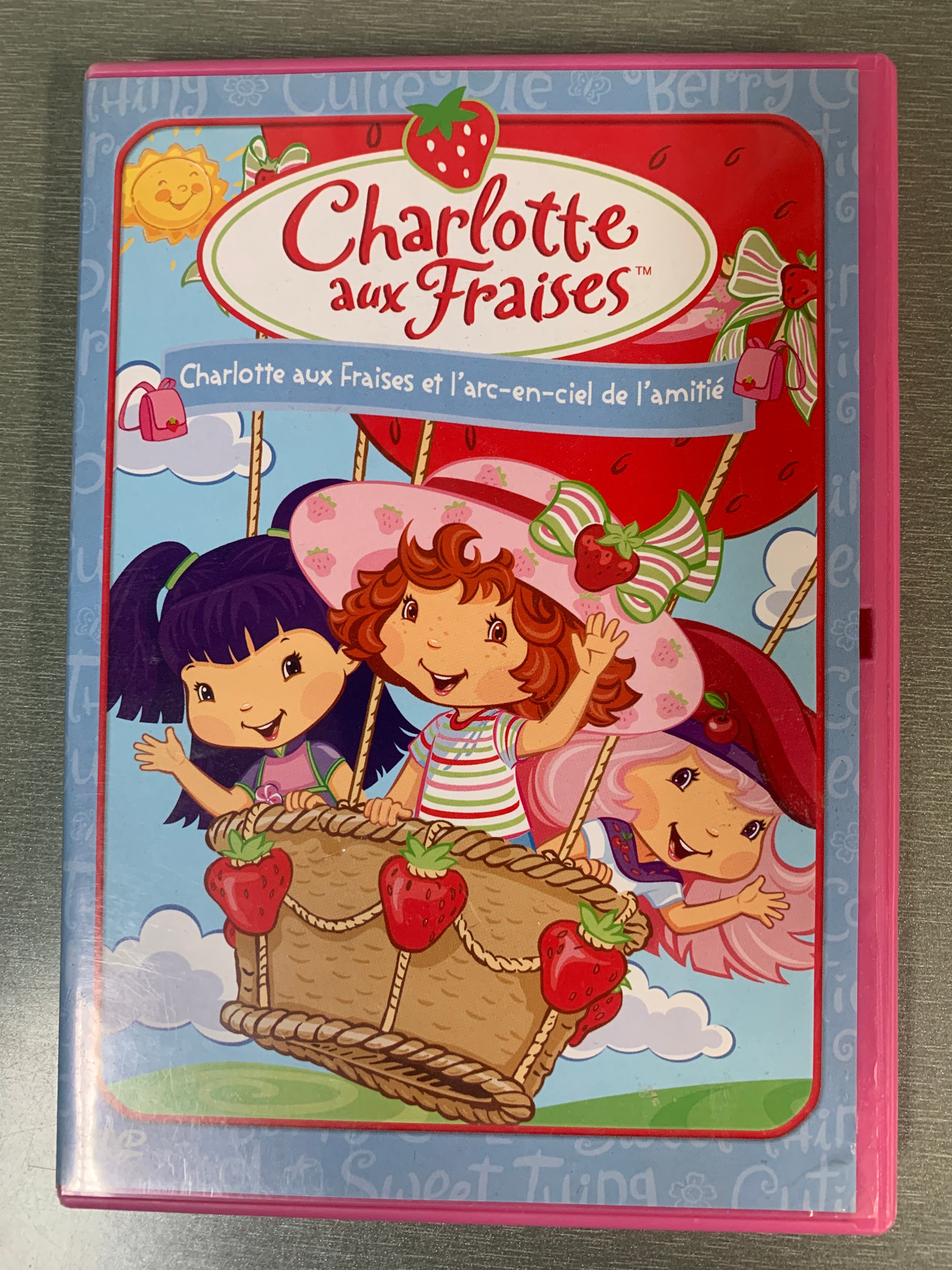 Charlotte aux Fraises et l'arc-en-ciel de l'amitié (2006). DVD.