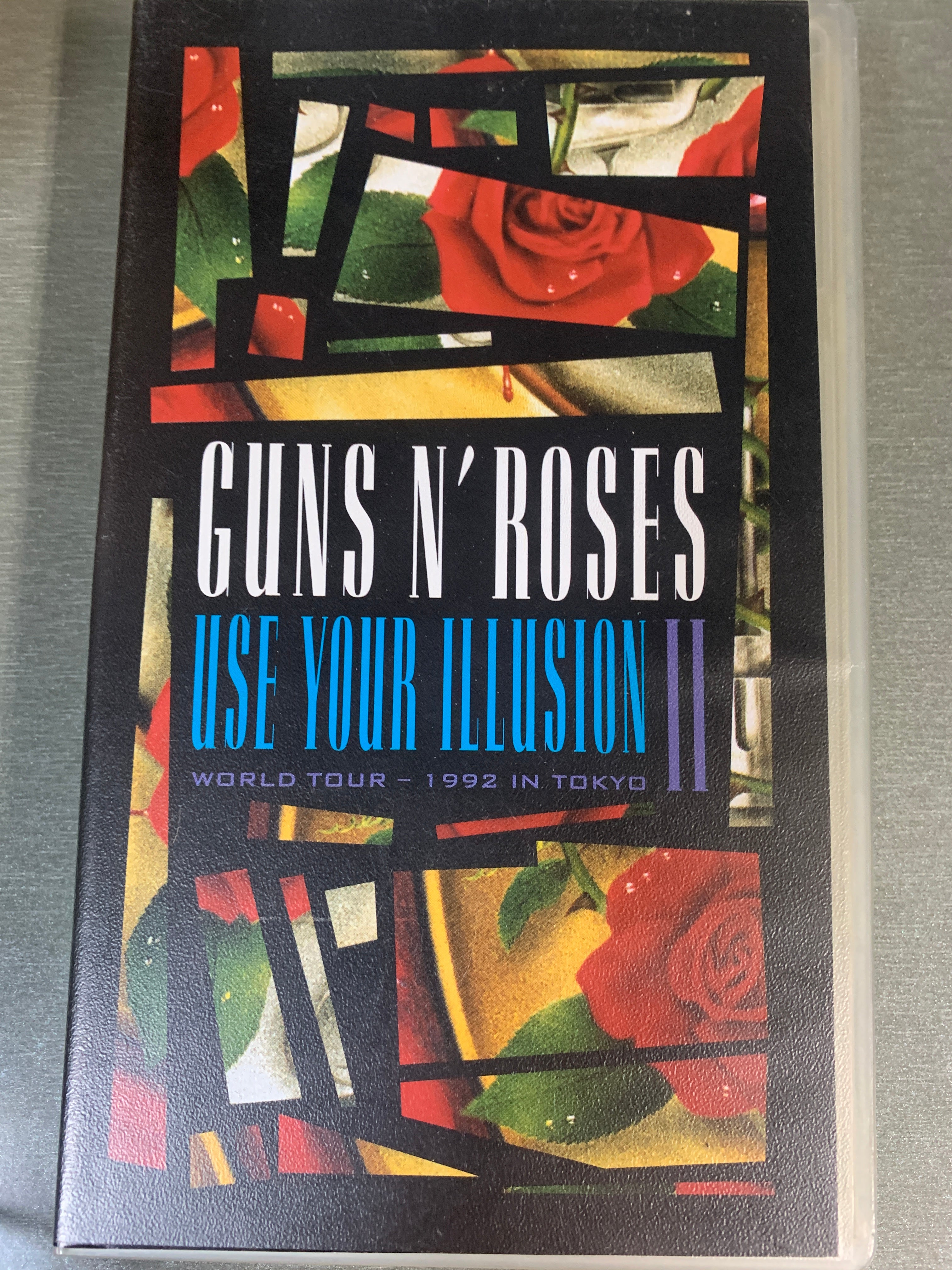 Guns N' Roses – Use Your Illusion II: World Tour 1992 in Tokyo. DVD