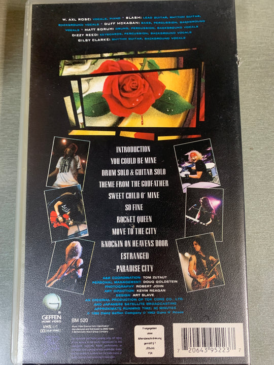 Guns N' Roses – Use Your Illusion II: World Tour 1992 in Tokyo. DVD