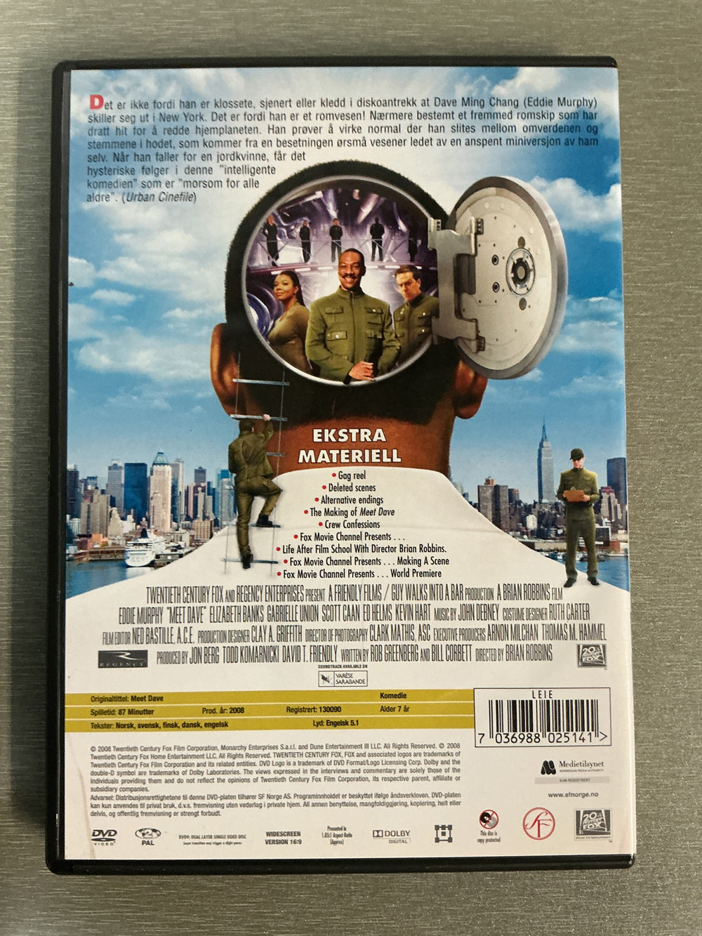 Meet Dave. 2008. DVD.