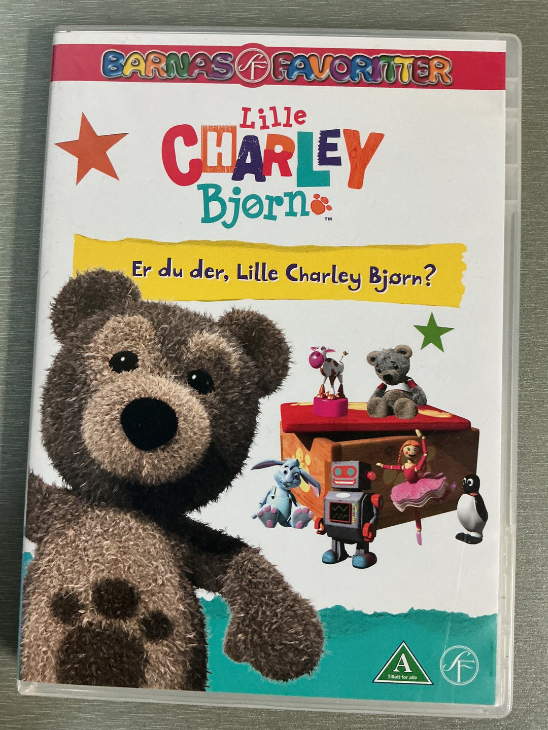 Lille Charley Bjørn: Er du der, Lille Charley Bjørn? 2011. DVD.