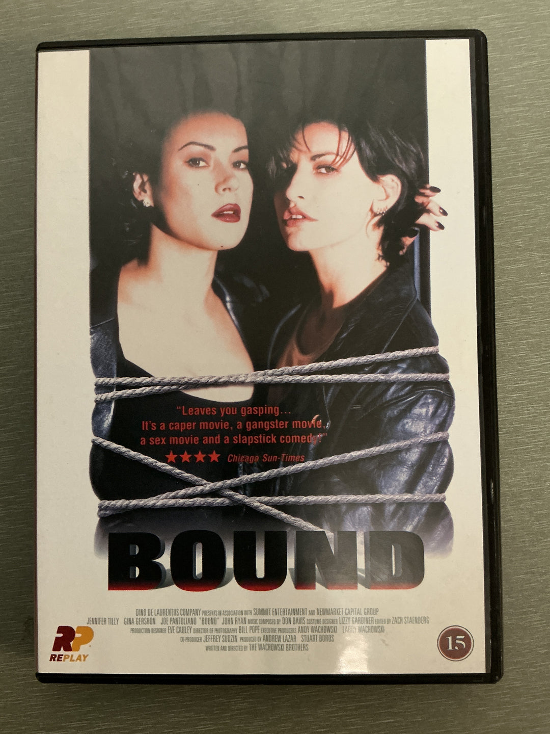 Bound. 1996. DVD.