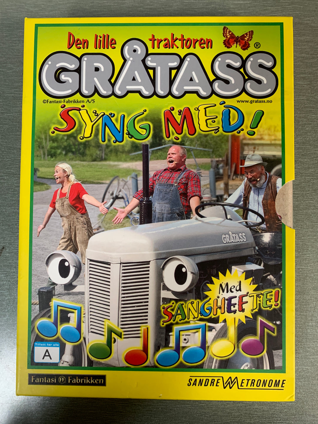 Den lille traktoren Gråtass – Syng med! År ukjent. DVD samleboks.