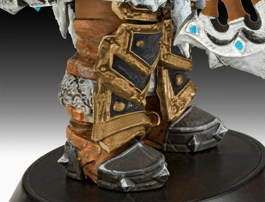 WORLD OF WARCRAFT - Thrall - Model Kit 1/16