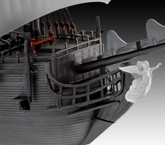 PIRATES OF THE CARIBBEAN - Black Pearl - Model Kit Click System 1/150