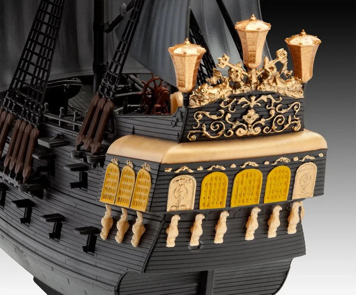PIRATES OF THE CARIBBEAN - Black Pearl - Model Kit Click System 1/150