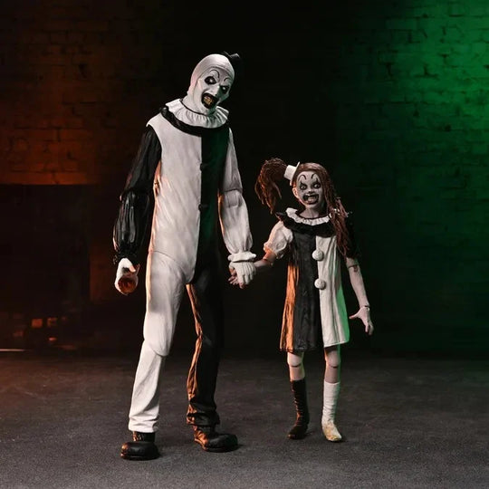 TERRIFIER 2 - Art the Clown & Little Pale Girl - Ultimate Figure 17cm