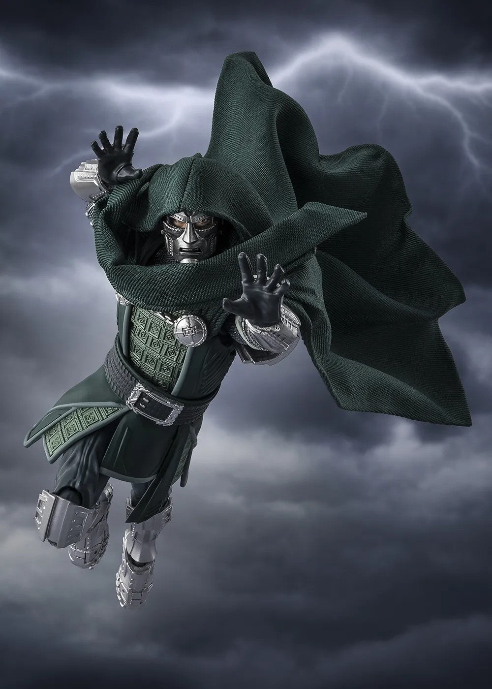 AVENGERS DOOMSDAY - Doctor Doom - Figure S.H. Figuarts 16cm