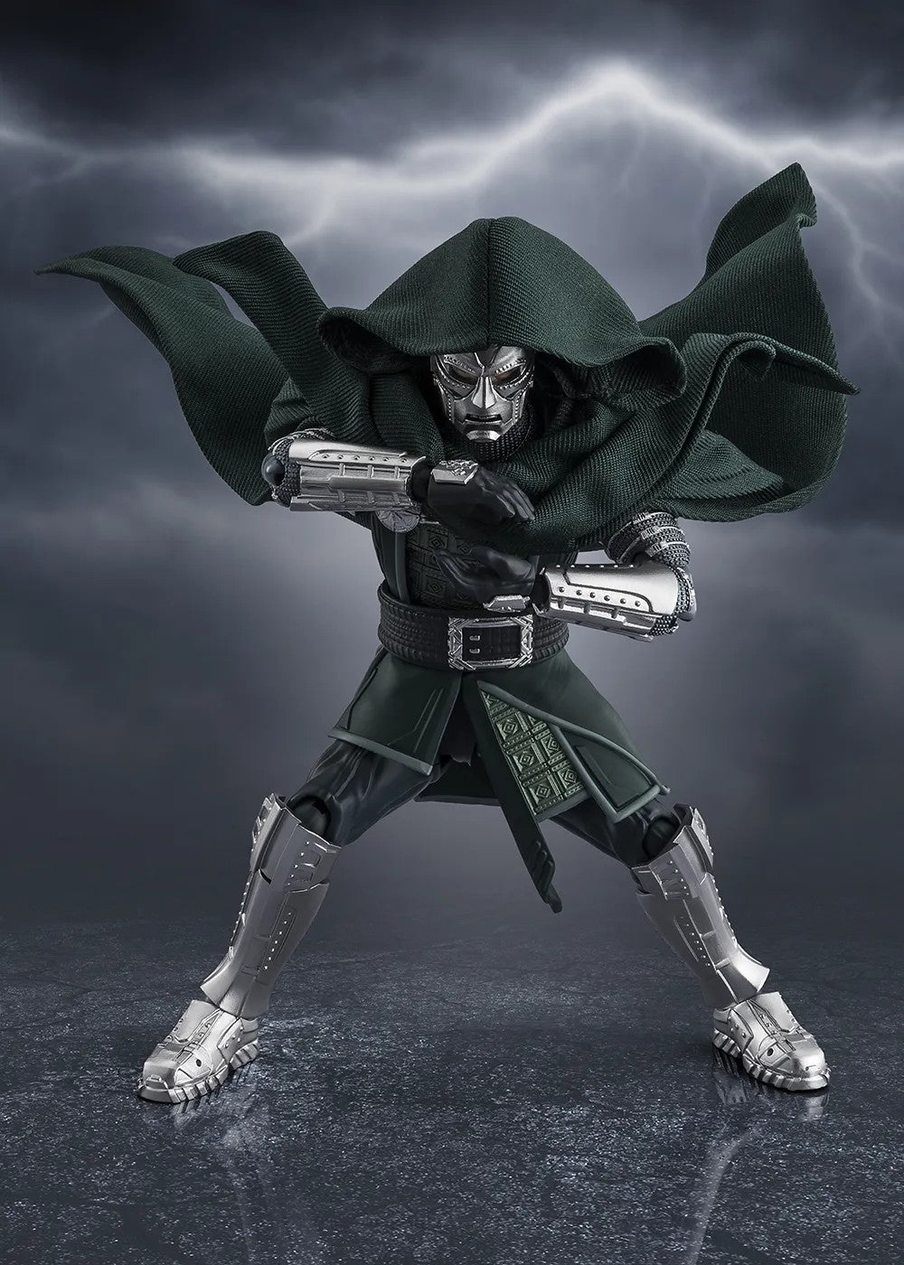 AVENGERS DOOMSDAY - Doctor Doom - Figure S.H. Figuarts 16cm