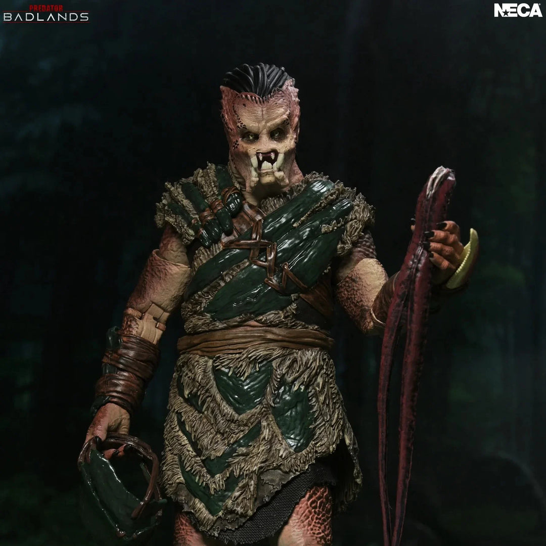 PREDATOR BADLANDS - Dek "Bone Bison Armor" - Ultimate Figure 17cm