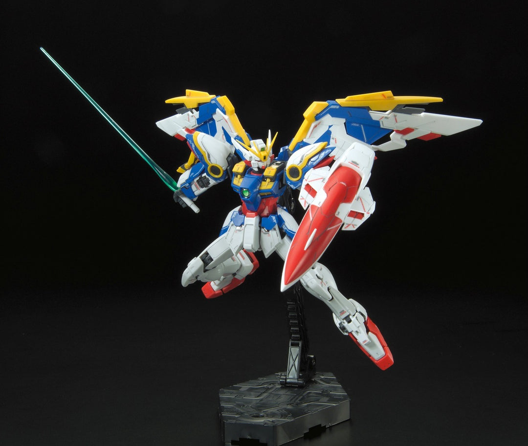 GUNDAM - RG 1/144 XXXG-01W Wing Gundam EW - Model Kit 13cm