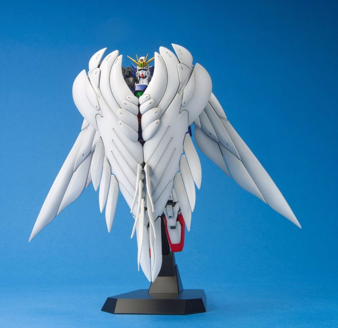 GUNDAM - MG Wing Gundam Zero Custom 1/100 - Model Kit