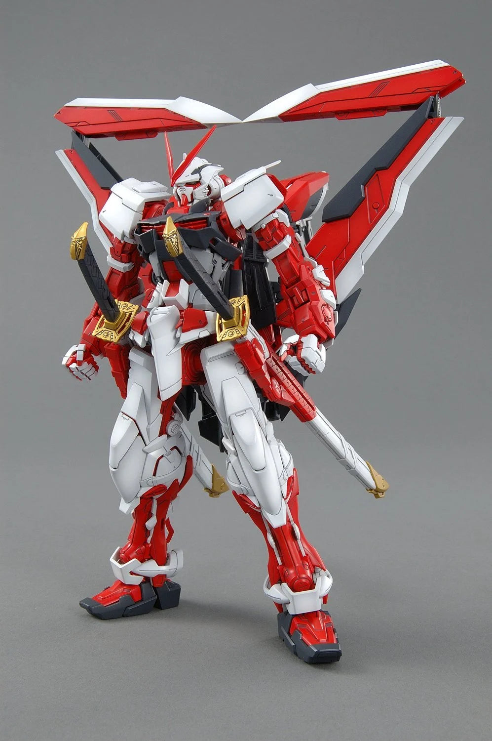 GUNDAM - Model Kit - Master Grade - Astray Red Frame Revise - 18 CM
