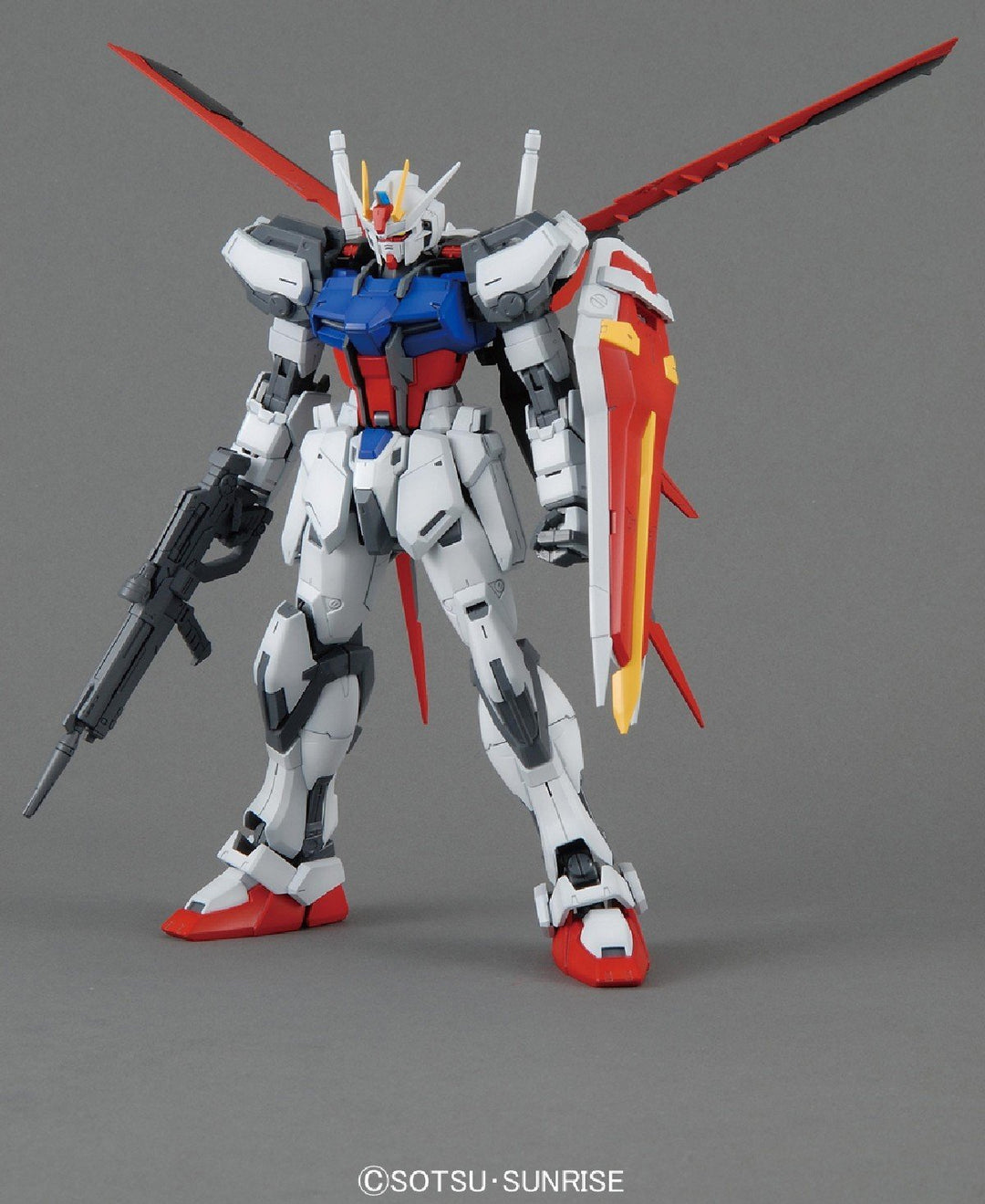 GUNDAM - Model Kit - Master Grade - Aile Strike Gundam - 18 CM