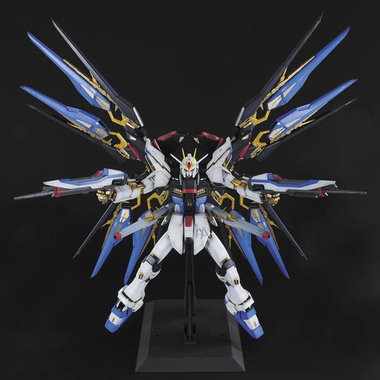 GUNDAM - Perfect Grade - Strike Freedom Gundam - 30 CM