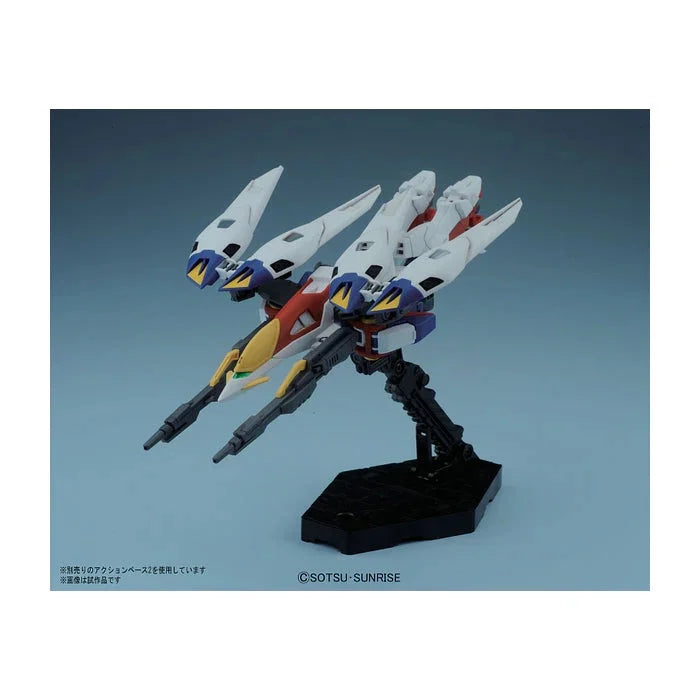 GUNDAM - HGAC Wing Gundam Zero - Model Kit - 13cm