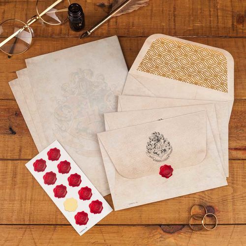 HARRY POTTER - Hogwarts Letter Writing Set