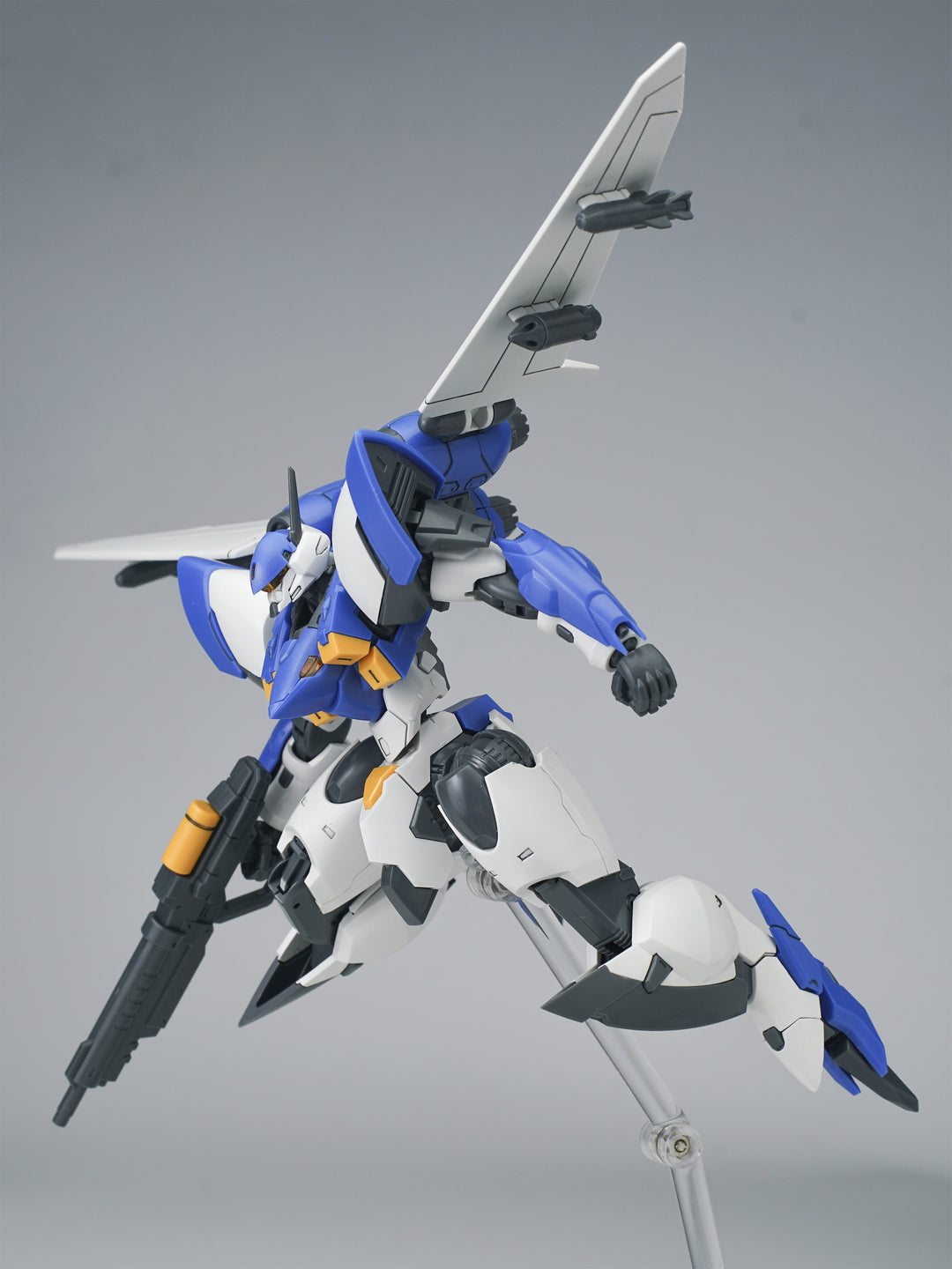 SHEIK MAINLAND - Ultra Action Trooper Yun Que Blue - Model Kit 1/144