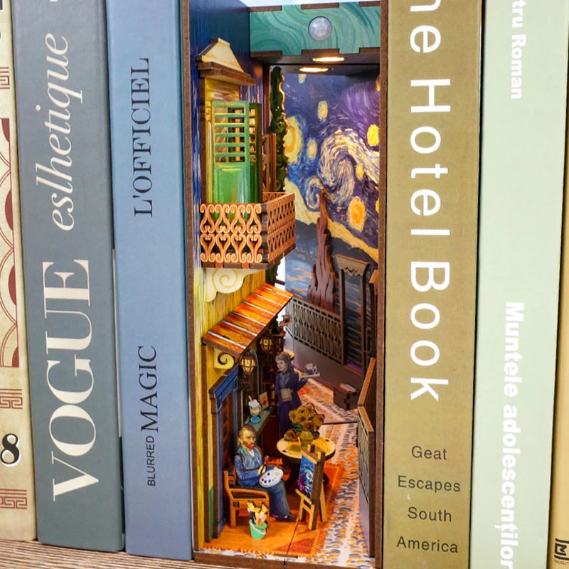 BOOK NOOK KIT - DIY- Vincent's World - 80pcs + LED Light