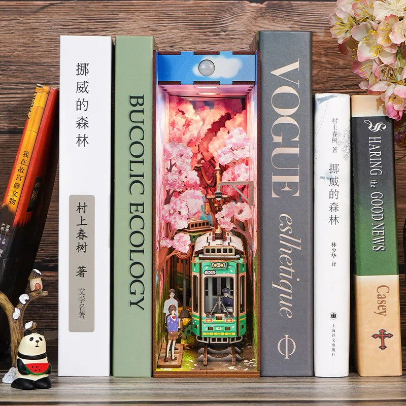 BOOK NOOK KIT - DIY- Sakura's Travel - 130pcs + LED Light