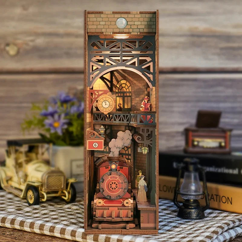 BOOK NOOK KIT - DIY- The steam age - 164pcs + LED Light