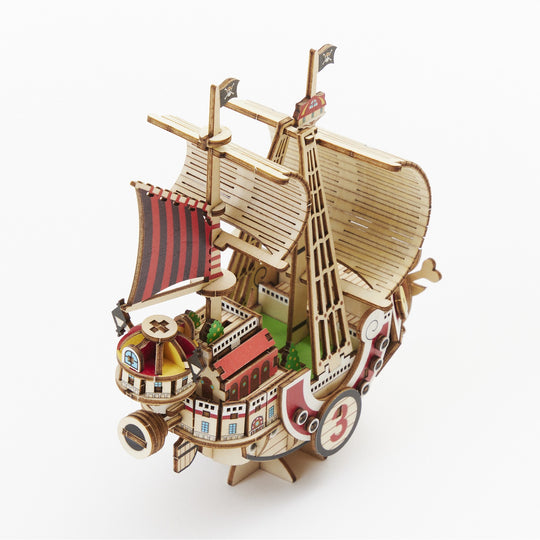 ONE PIECE - Thousand Sunny - Wood Model Kit 13.2x6.4x14.5cm