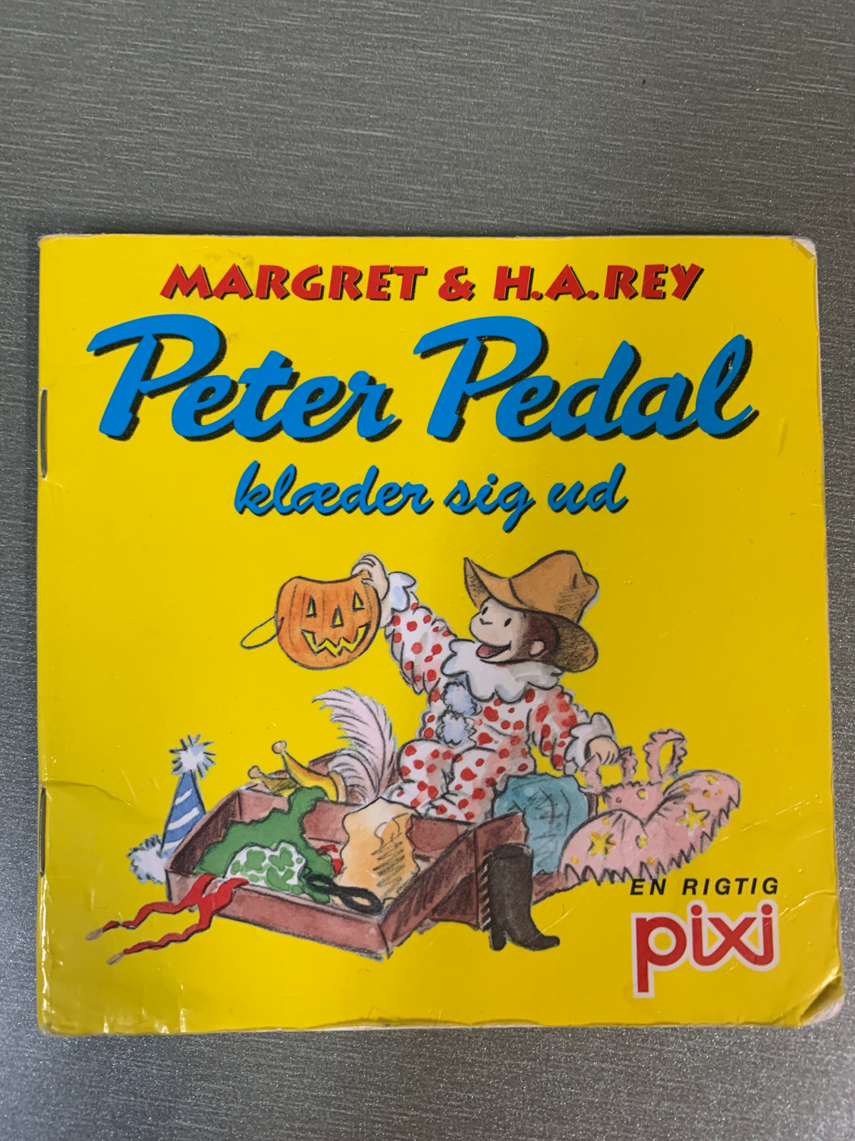 Peter Pedal klæder sig ud