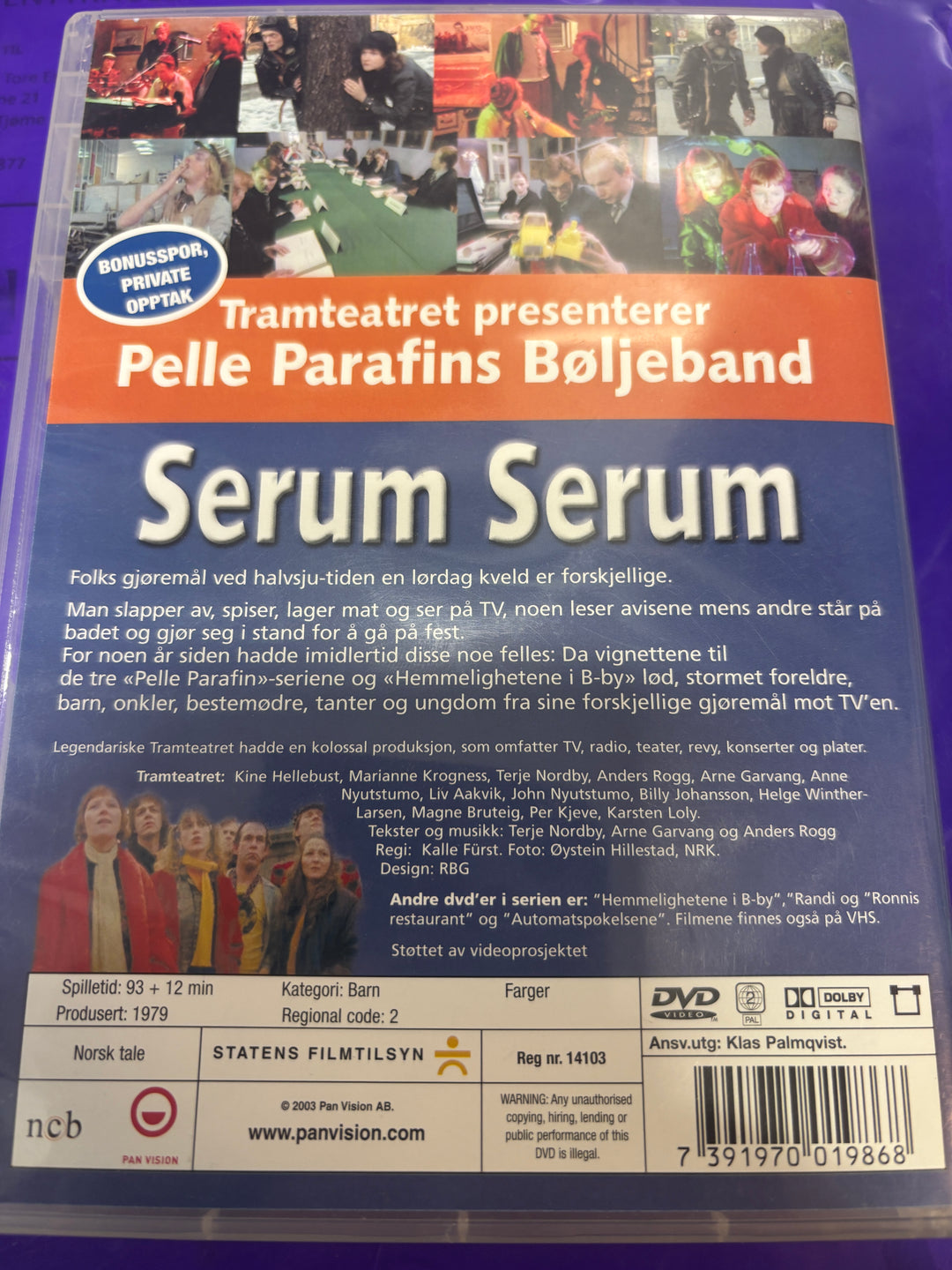 Tramteateret presenterer Pelle Parafins Bøljeband. Vol. 1. Serum Serum (NRK). DVD.