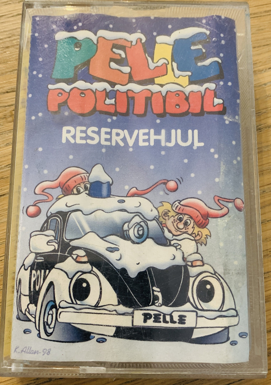 Pelle Politibil – Reservehjul. Kassett.
