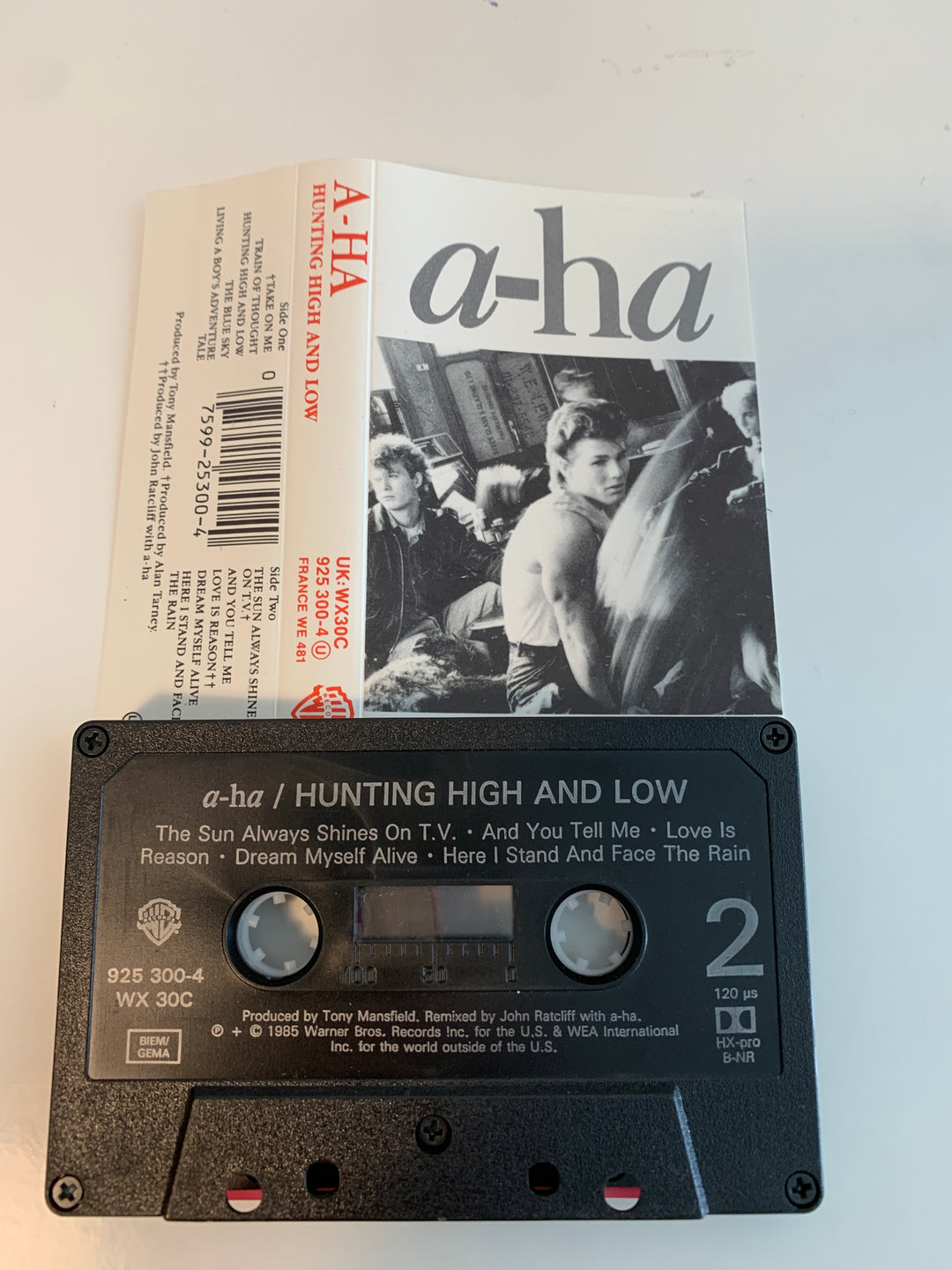 a-ha – Hunting High and Low. Kassett.