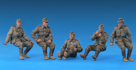 German Artillery Tractor T-70 & Gun FK 288 w/crew