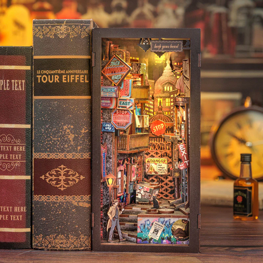 BOOK NOOK KIT - DIY - The Long Goodbye - 238pc + LED Light