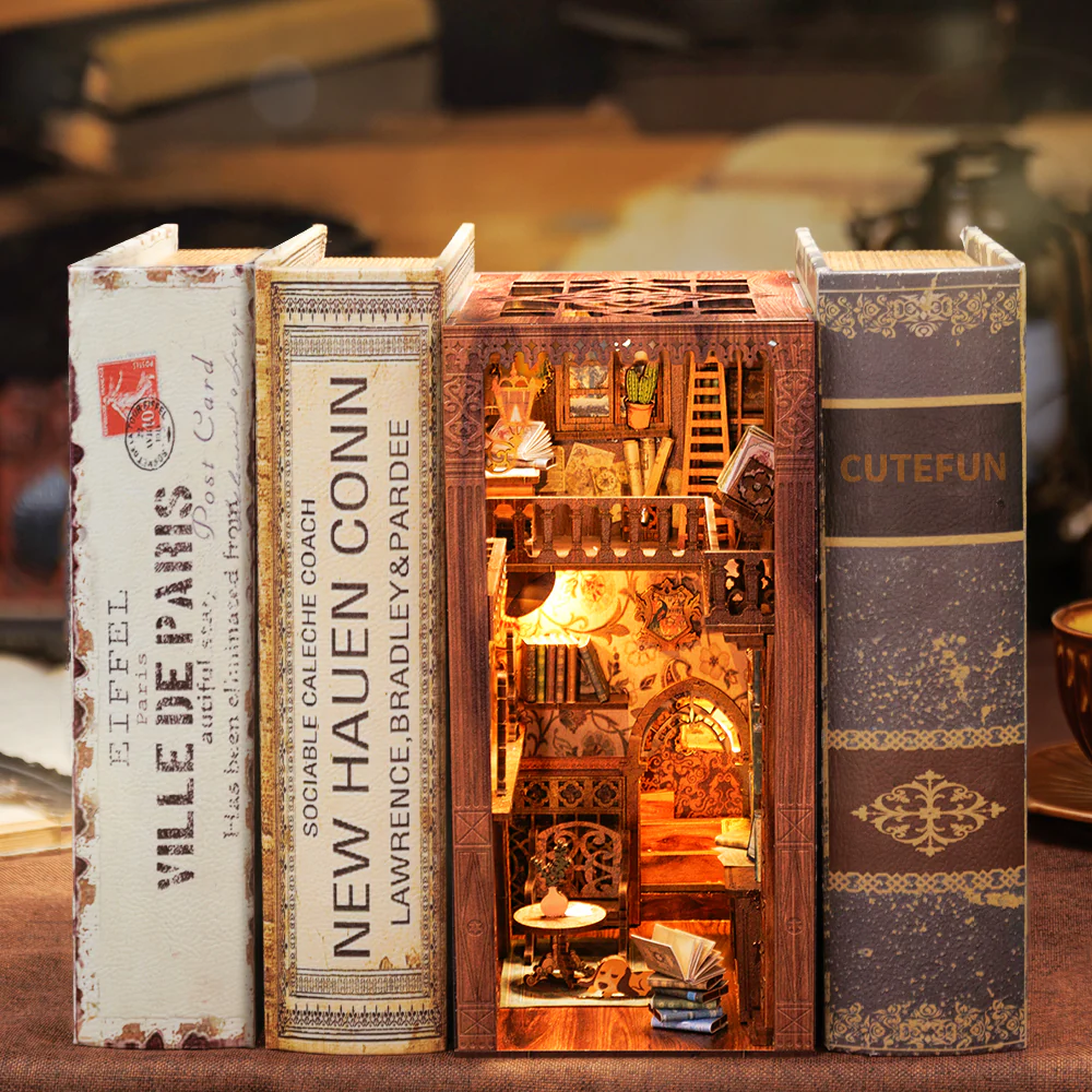 BOOK NOOK KIT - DIY - Eternal Bookstore - 172pc + LED Light