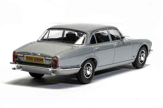 Screen Stars - Ford Capri Mk2 2.0S Diamond White, Jaguar XJ6 Series 2 Silver