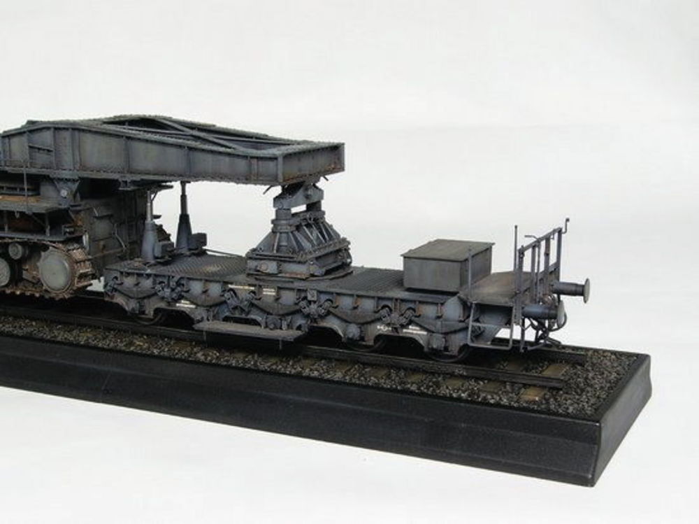 Mörser Karl Gerät 040/041 auf Eisenbahn-Transport-Trailer