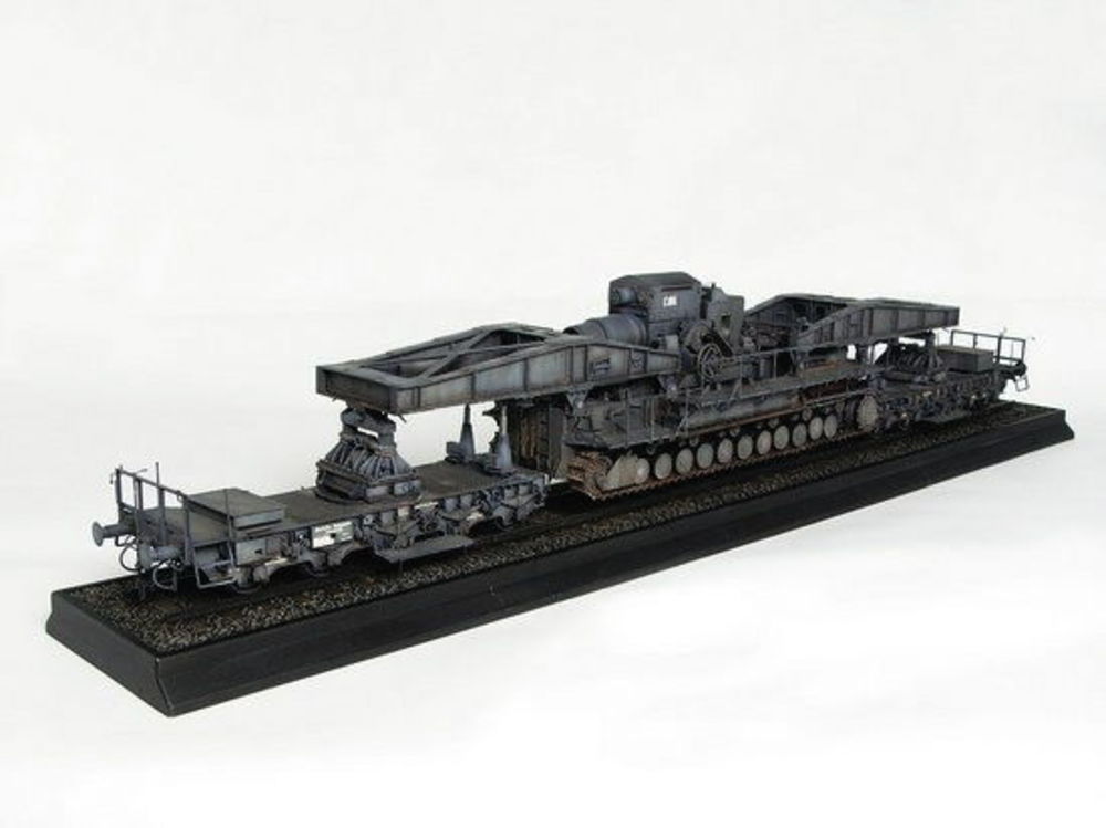 Mörser Karl Gerät 040/041 auf Eisenbahn-Transport-Trailer