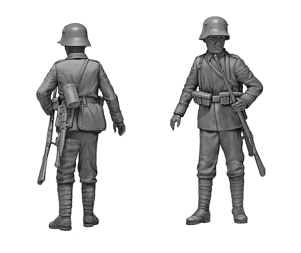German Infantrymen before the attack. WWI era. Achtung, Panzer!