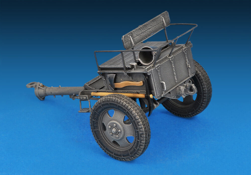 German Artillery Tractor T-70 & Gun FK 288 w/crew