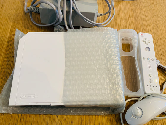 Nintendo Wii Konsoll (Hvit) med tilbehør. Wii.