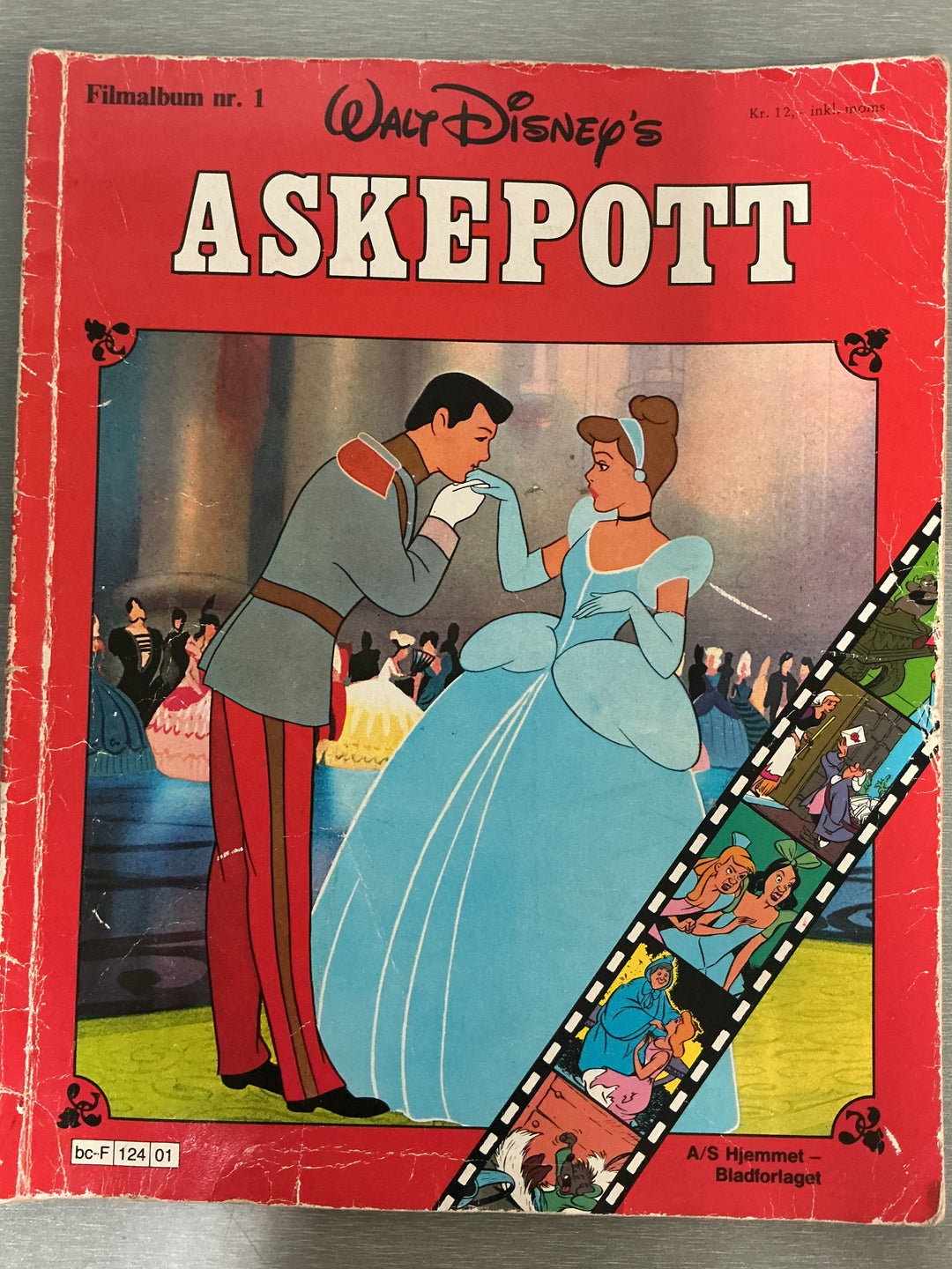 Walt Disney's filmalbum nr. 1: Askepott. 1977. Tegneseriealbum.