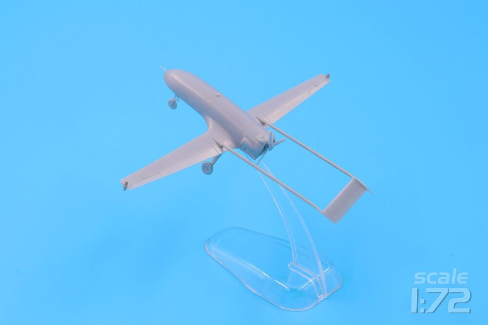 An-196 Liutyi deep-strike UAV (1/72)