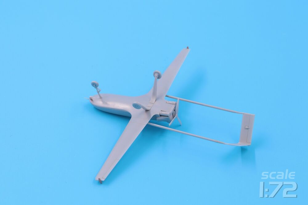 An-196 Liutyi deep-strike UAV (1/72)