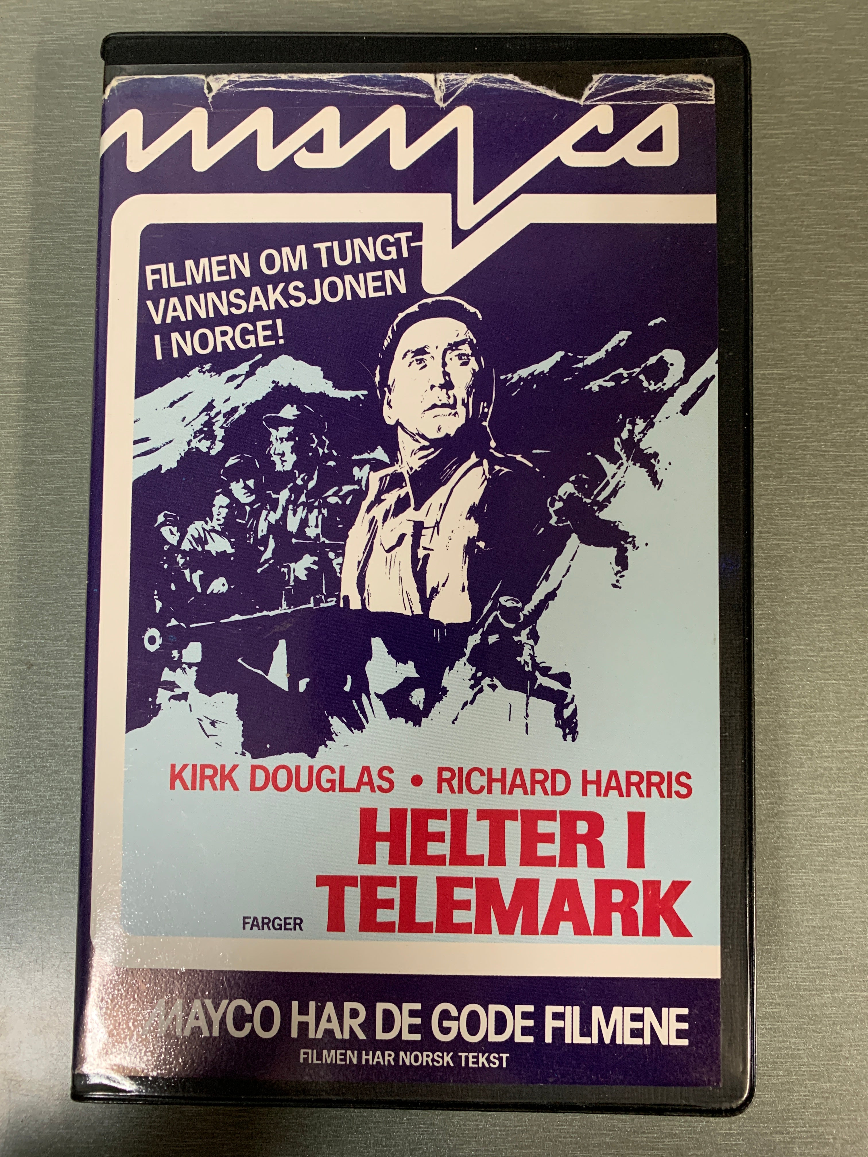 Helter i Telemark / The Heroes of Telemark (1965). VHS Big Box.