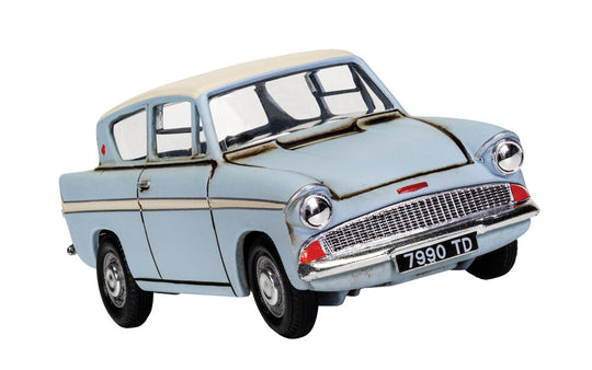 Harry Potter -  Enchanted Ford Anglia w/Harry and Ron figures